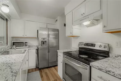 15946 NE Fremont St, Portland, OR 97230 - Photo 13