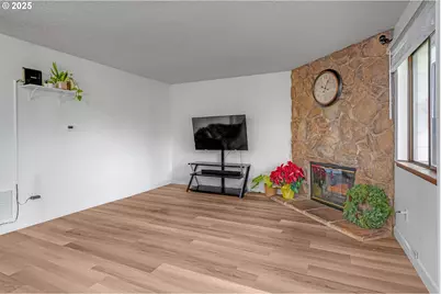 15946 NE Fremont St, Portland, OR 97230 - Photo 5