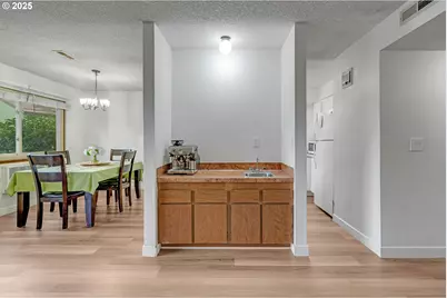 15946 NE Fremont St, Portland, OR 97230 - Photo 9