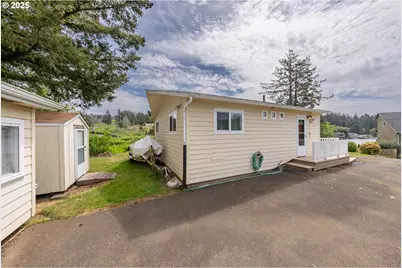 5305 NE 49th St, Neotsu, OR 97364 - Photo 7