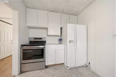 6321 NE Simpson St, Portland, OR 97218 - Photo 7