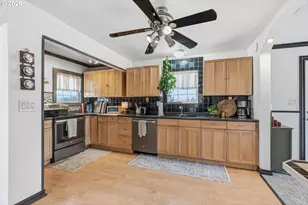 210 NE 7th St, Clatskanie, OR 97016 - Photo 13