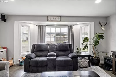 1891 Clark Ave, Cottage Grove, OR 97424 - Photo 5