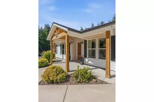 945 Thimbleberry Dr, Castle Rock, WA 98611 - Photo 5