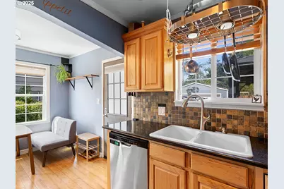 1931 NE 92nd Ave, Portland, OR 97220 - Photo 9