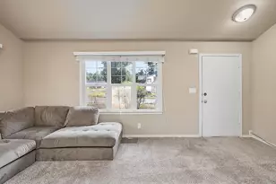 14221 SE Woodland Way, Milwaukie, OR 97267 - Photo 3