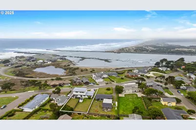 875 Ocean Dr SW, Bandon, OR 97411 - Photo 3
