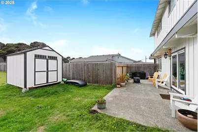 875 Ocean Dr SW, Bandon, OR 97411 - Photo 29
