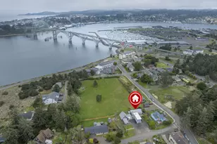 220 SW 29th St, Newport, OR 97365 - Photo 1