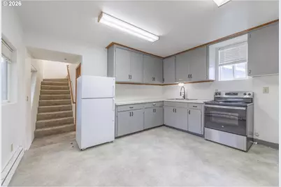 220 SW 29th St, Newport, OR 97365 - Photo 9