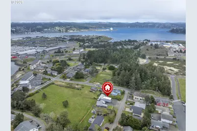 220 SW 29th St, Newport, OR 97365 - Photo 1