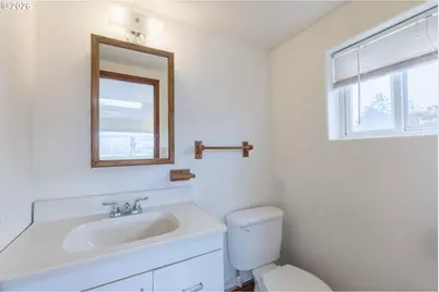 220 SW 29th St, Newport, OR 97365 - Photo 17