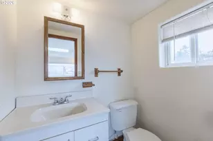 220 SW 29th St, Newport, OR 97365 - Photo 17