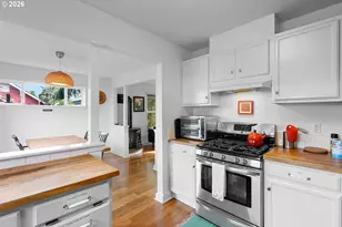 837 NE Roselawn St, Portland, OR 97211 - Photo 11