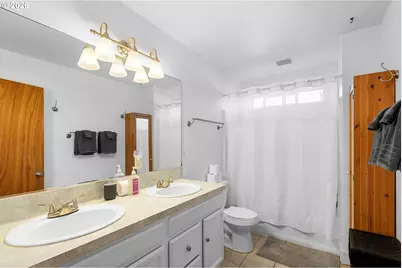 837 NE Roselawn St, Portland, OR 97211 - Photo 11