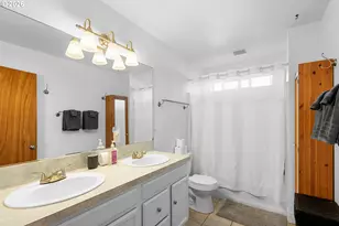 837 NE Roselawn St, Portland, OR 97211 - Photo 11