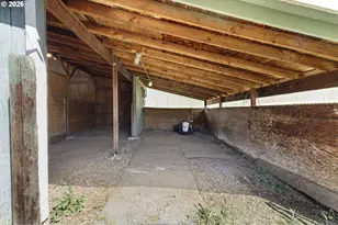 6771 N Bank Rd, Roseburg, OR 97470 - Photo 17