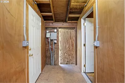 6771 N Bank Rd, Roseburg, OR 97470 - Photo 13