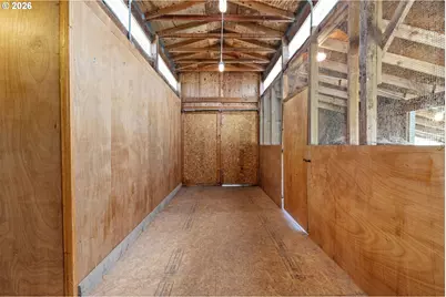 6771 N Bank Rd, Roseburg, OR 97470 - Photo 15