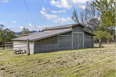 6771 N Bank Rd, Roseburg, OR 97470 - Photo 11