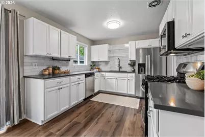 10811 SW 64th Ave, Portland, OR 97219 - Photo 15