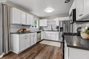 10811 SW 64th Ave, Portland, OR 97219 - Photo 15