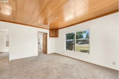2025 Devos St, Eugene, OR 97402 - Photo 13