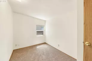 2025 Devos St, Eugene, OR 97402 - Photo 19