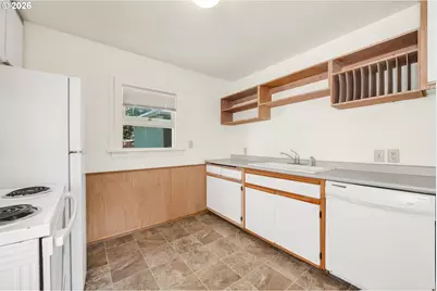 2025 Devos St, Eugene, OR 97402 - Photo 9
