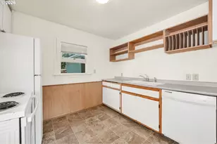2025 Devos St, Eugene, OR 97402 - Photo 9