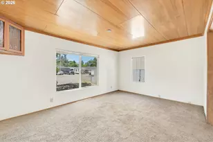 2025 Devos St, Eugene, OR 97402 - Photo 17