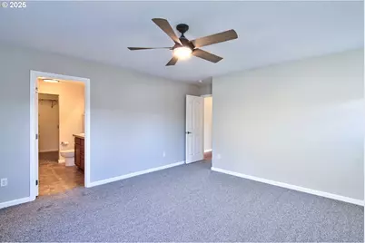 300 SW Mt Mazama St, McMinnville, OR 97128 - Photo 21