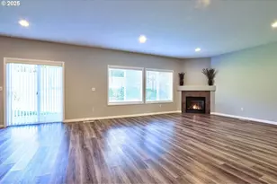 300 SW Mt Mazama St, McMinnville, OR 97128 - Photo 11