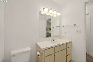 1810 SW Parkwood Dr, Portland, OR 97225 - Photo 21