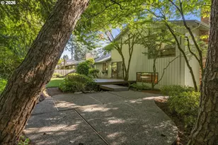 1810 SW Parkwood Dr, Portland, OR 97225 - Photo 33