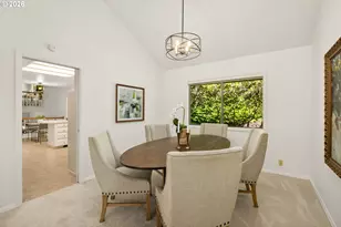 1810 SW Parkwood Dr, Portland, OR 97225 - Photo 9