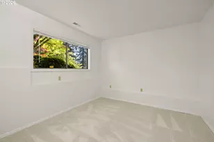 1810 SW Parkwood Dr, Portland, OR 97225 - Photo 19
