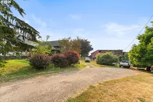 1949 SE Orient Dr, Gresham, OR 97080 - Photo 3