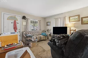 1949 SE Orient Dr, Gresham, OR 97080 - Photo 9