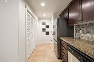 622 NE Garswood Ln, Hillsboro, OR 97006 - Photo 7