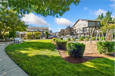 622 NE Garswood Ln, Hillsboro, OR 97006 - Photo 17