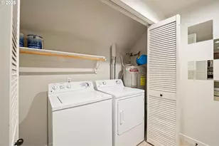 622 NE Garswood Ln, Hillsboro, OR 97006 - Photo 9