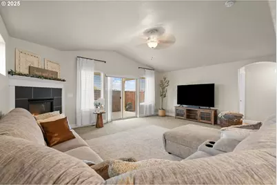 1437 E Hurlburt Ave, Hermiston, OR 97838 - Photo 11