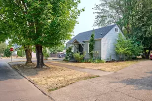 1136 NE Galloway St, McMinnville, OR 97128 - Photo 25