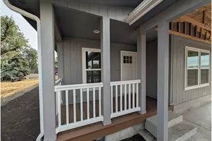 1302 Jackson Ave, La Grande, OR 97850 - Photo 3