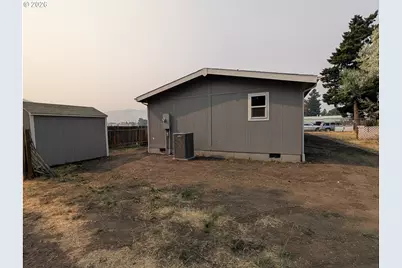 1302 Jackson Ave, La Grande, OR 97850 - Photo 5