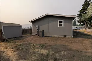 1302 Jackson Ave, La Grande, OR 97850 - Photo 5