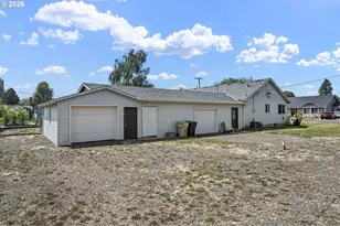 112 E 2nd St, Halsey, OR 97348 - Photo 3
