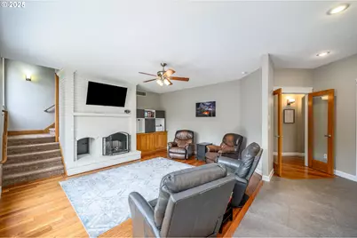 2351 NW Pinehurst Dr, McMinnville, OR 97128 - Photo 15