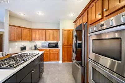 2351 NW Pinehurst Dr, McMinnville, OR 97128 - Photo 11